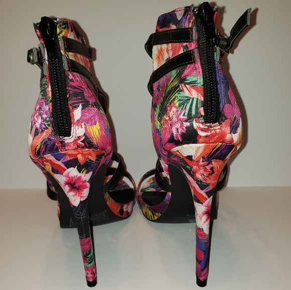 Qupid 5" Floral Ankle Cuff Strappy Heels - Picture 3 of 7